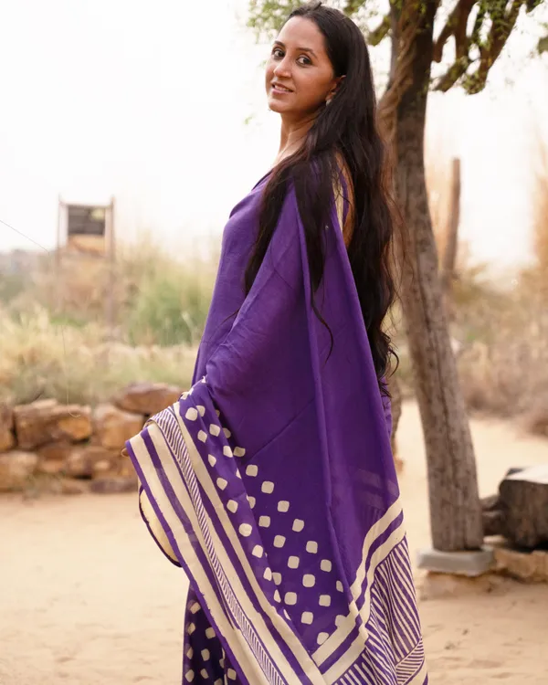 Violet_Cotton_Dot_H_Block_Printed_Mul_Saree_With_Tassels_For_Women